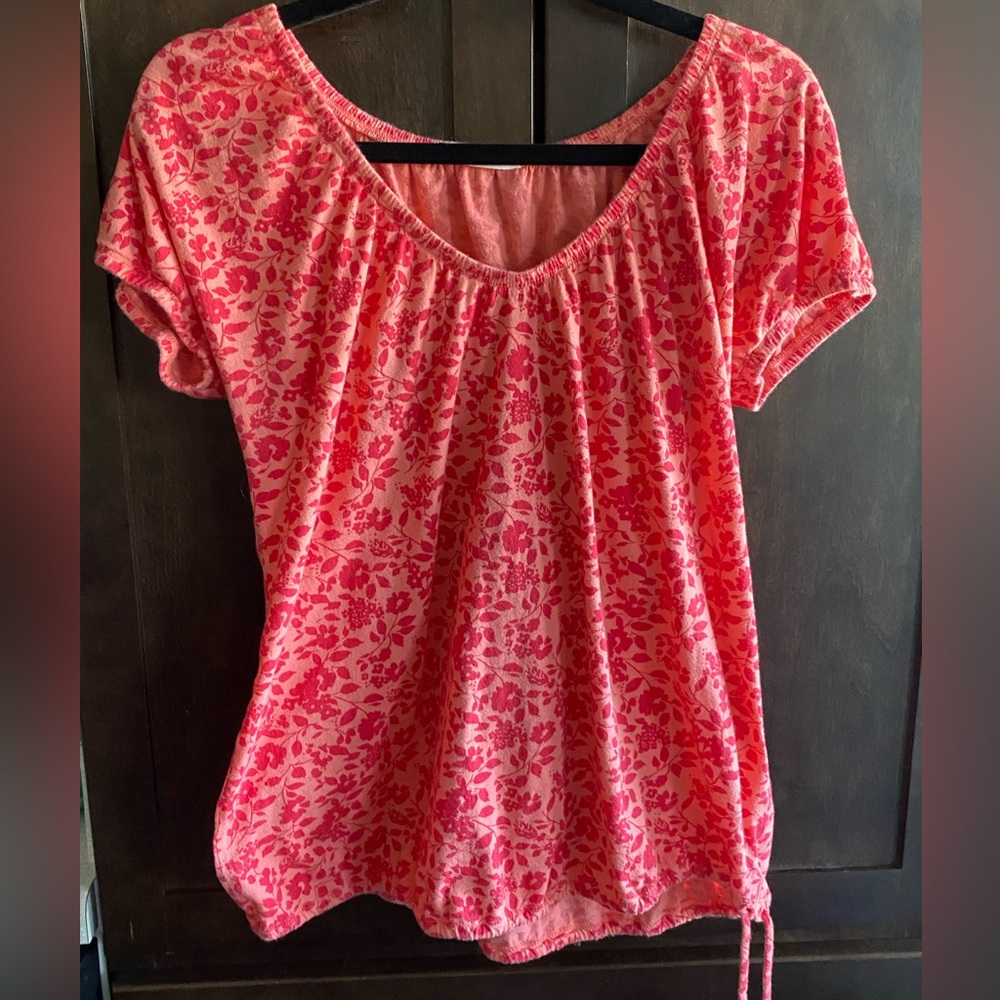 Old Navy size Medium 100% cotton pullover top with drawstring waist.